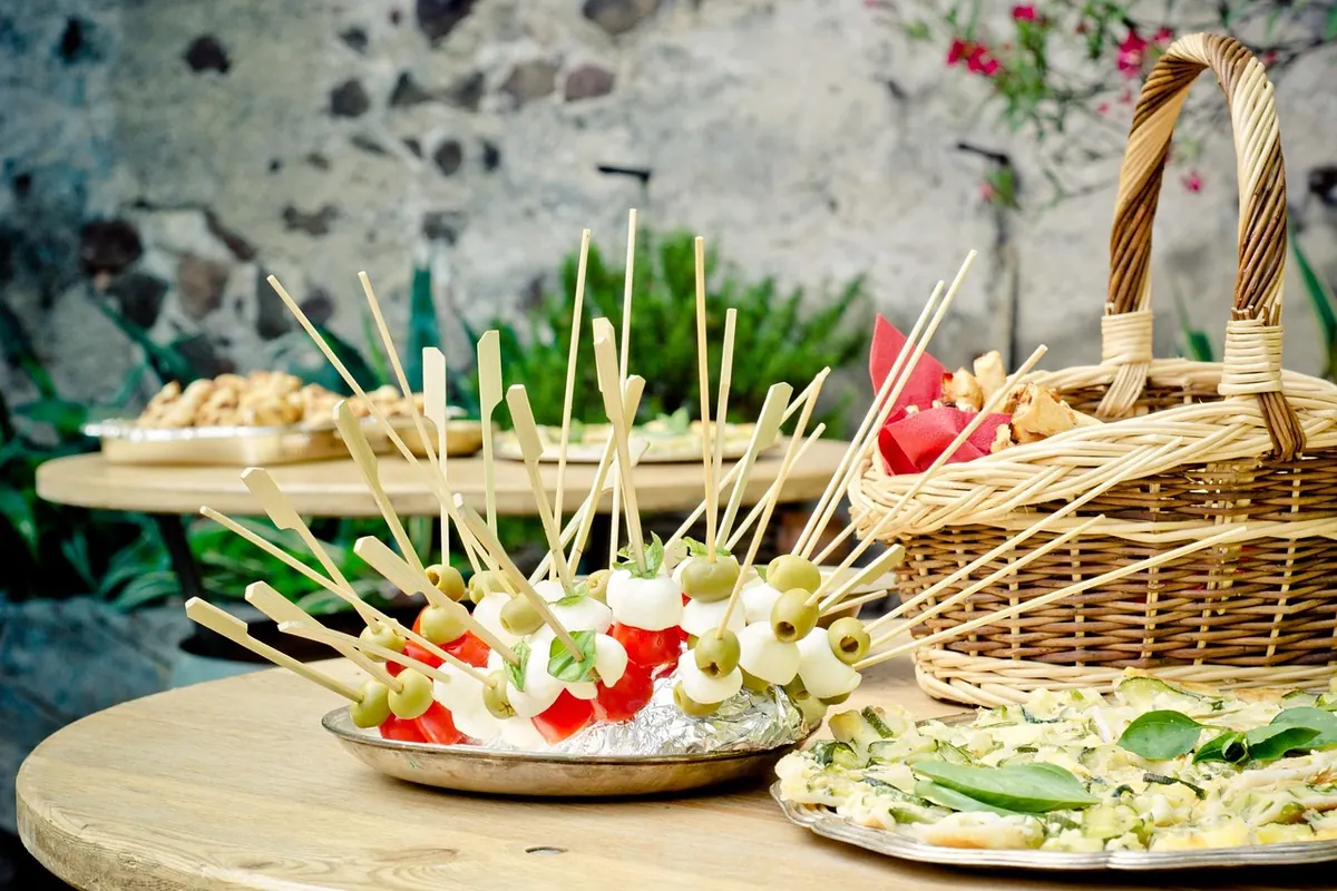How to Build a Party Appetizer Board for 20 Guests